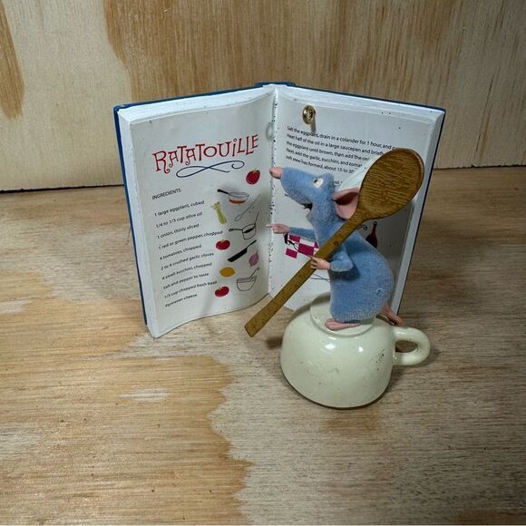 Hallmark Disney Pixar Ratatouille “Anyone Can Cook” 2007 Christmas Ornament - Picture 4 of 4